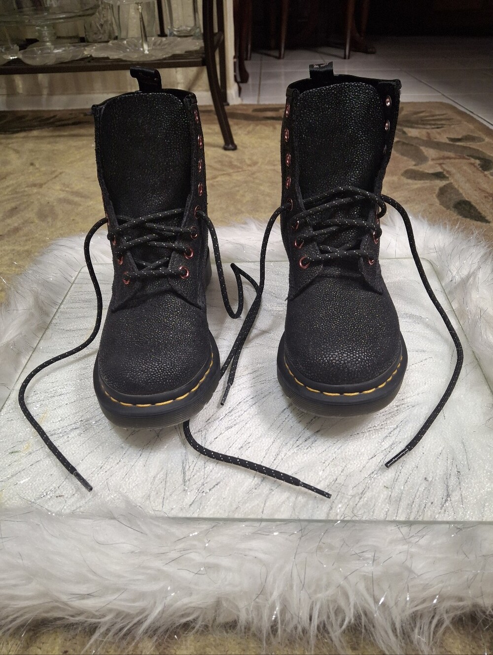 Dr. Martens 1460 Black Textured Glitter Combat Boots Red Eyelets Lace-Up Size 6 - Picture 3 of 16